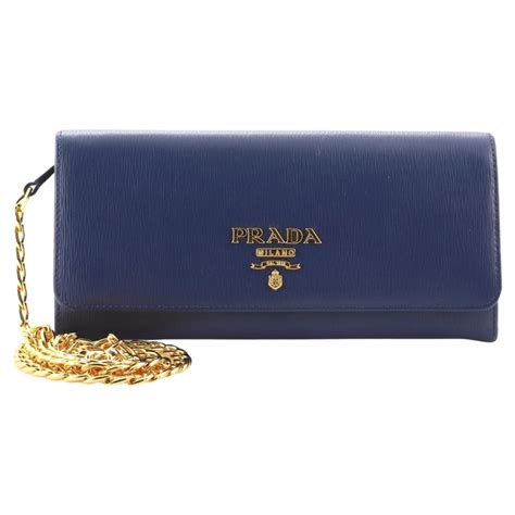 Prada Vitello Move Wallet on Chain 